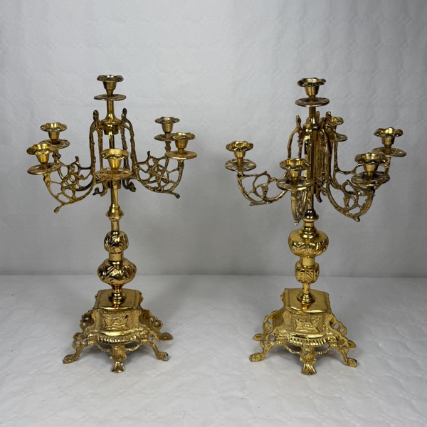 Kandelabrar, ett par.