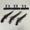 Dekorationspistoler med väggställ, 3st.