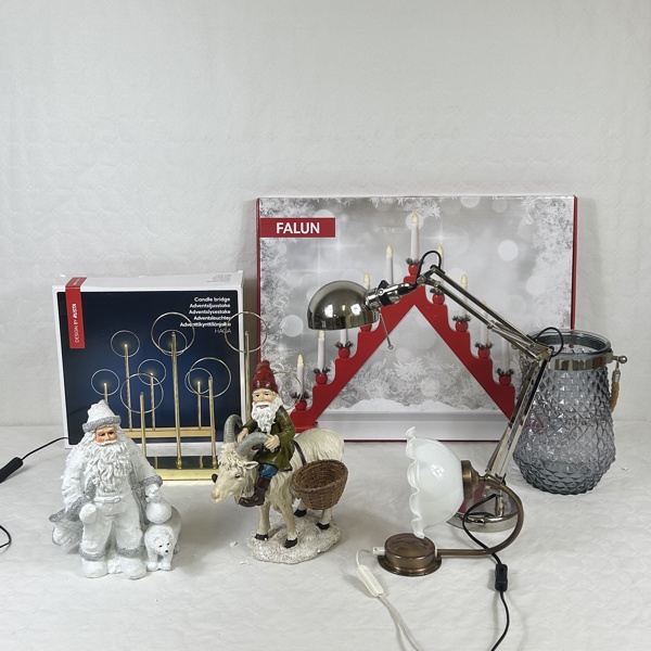 Adventsljusstakar, 2st, och figuriner, m.m.