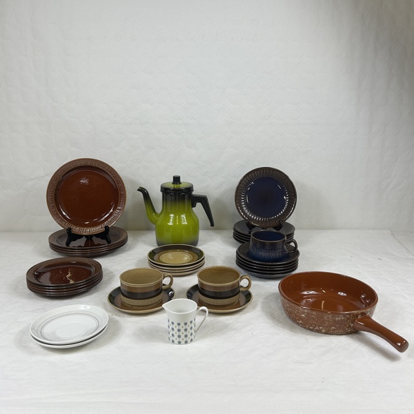 Parti porslin och keramik.