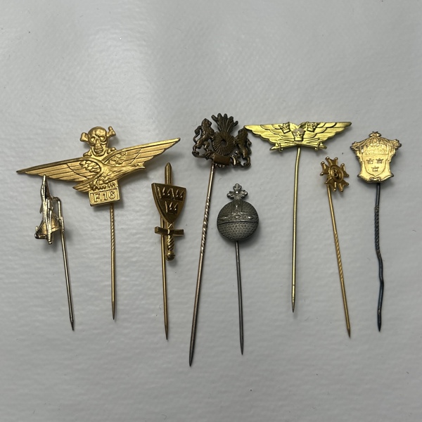 Pins, 8st, bla F-16 och Jas Gripen.