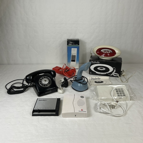 Diverselåda, bla Kobratelefon.