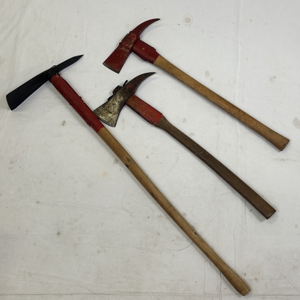 Brandhacka och brandyxor, 3st.