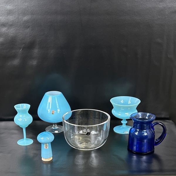 Glasföremål, 6 delar.