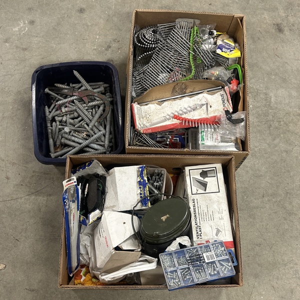 Lådor, 3st, med fästdon, m.m.