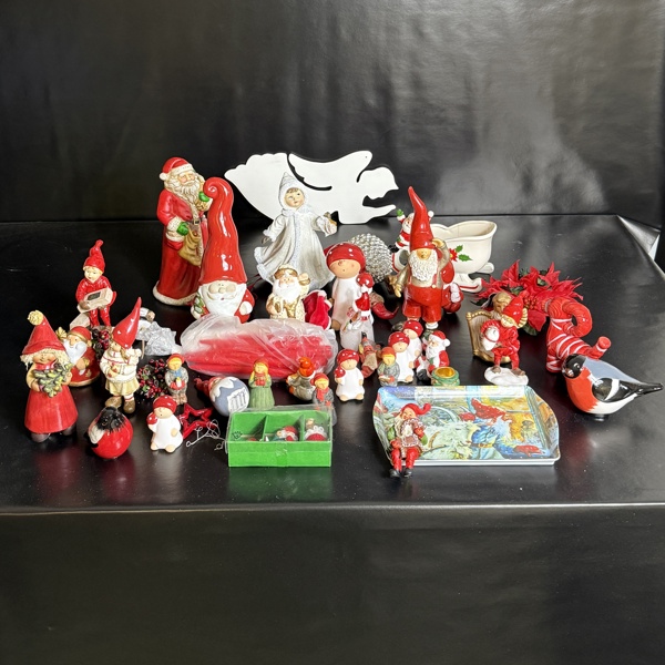 Stort parti tomtar, keramik.