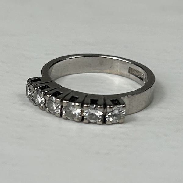 Ring, 18k vitguld, med diamanter.