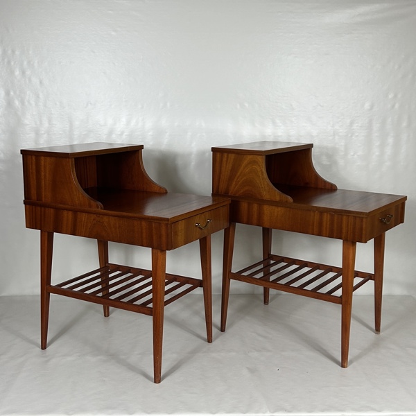 Sängbord, ett par, 1900-talets andra hälft.