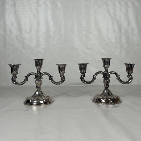 Kandelabrar, ett par, silver.
