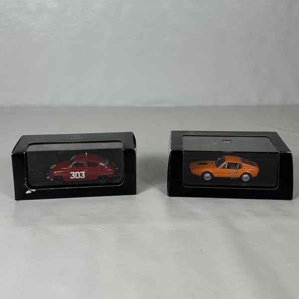 Plåtleksaksbilar, 2st, SAAB.