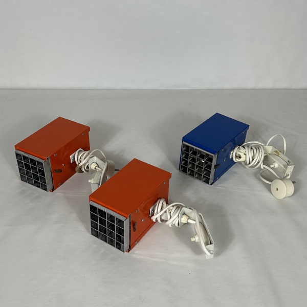 Hans-Agne Jakobsson. Vägglampor, 3st, "Kuben", Elidus, 1970-tal.