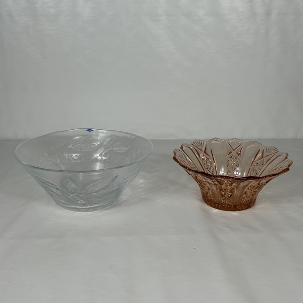 Skålar, 2st, varav en Nuutajärvi .