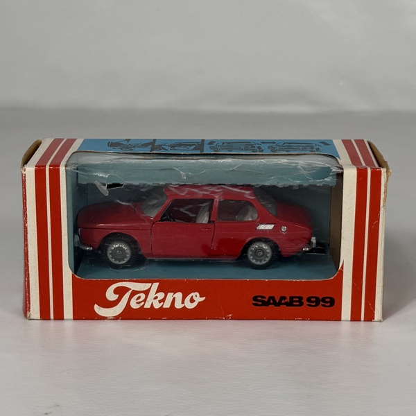Plåtleksaksbil, Saab 99, Tekno.