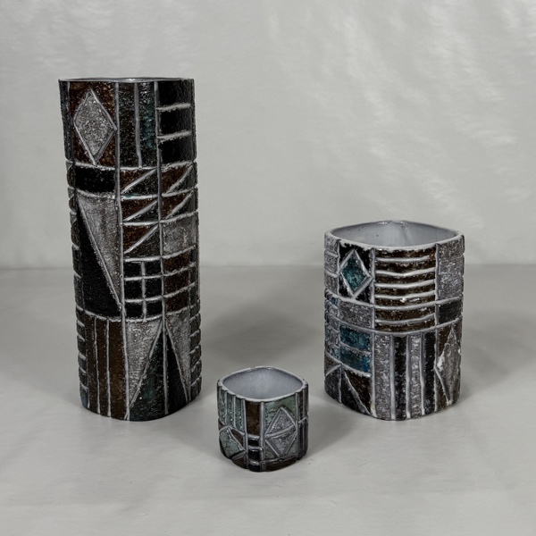 Ingrid Atterberg. Vaser, 3st, "Tri", Upsala Ekeby.