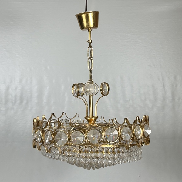 Takkrona med prismor, 1900-tal.