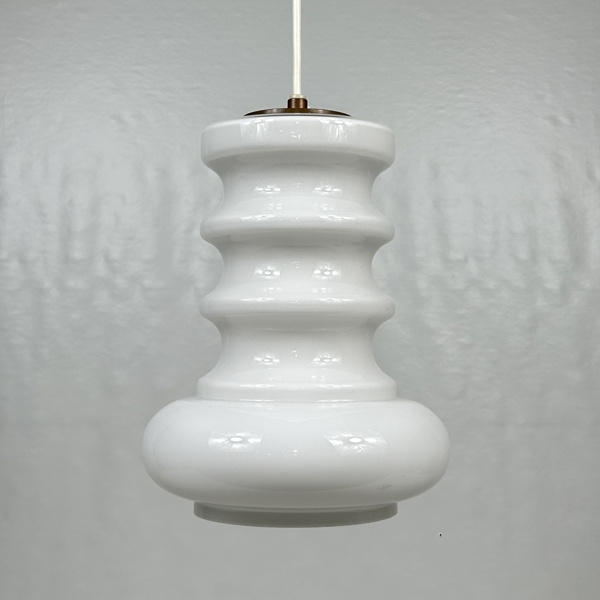 Taklampa, glas, 1900-talets andra hälft.