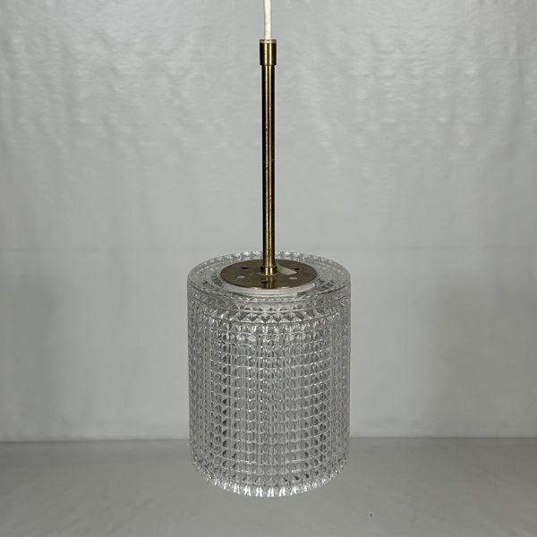 Taklampa, glas och mässing, 1900-talets andra hälft.