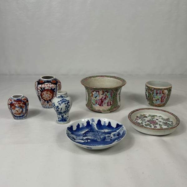 Orientaliskt, 7 delar, porslin.