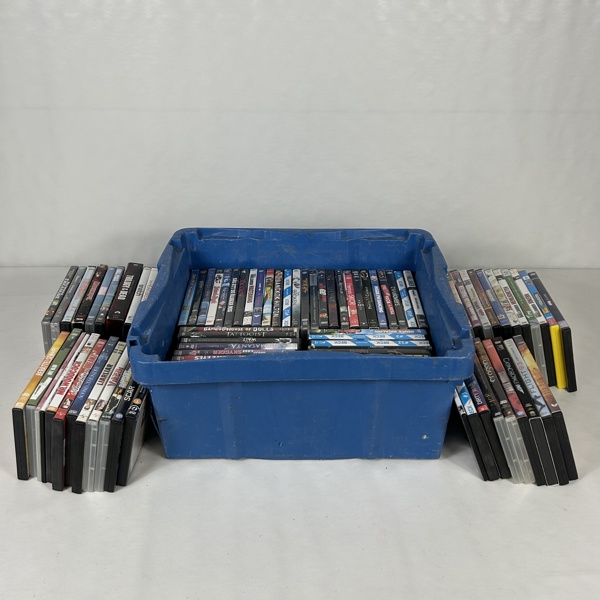 Låda med DVD-filmer.