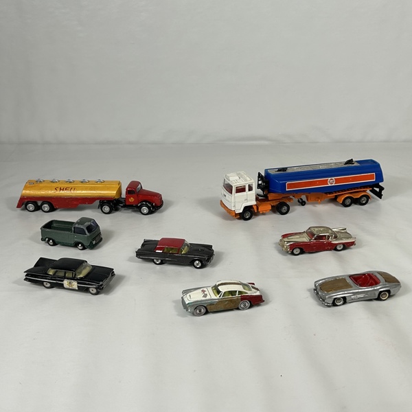 Plåtleksaksbilar, 8st, Tekno och Corgi Toys.