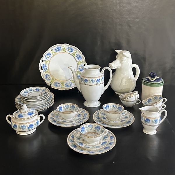 Kaffeservisdelar, 26st, porslin, m.m.