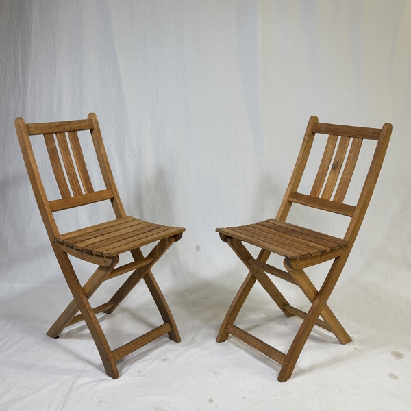 Trädgårdsstolar, ett par, hopfällbara. 