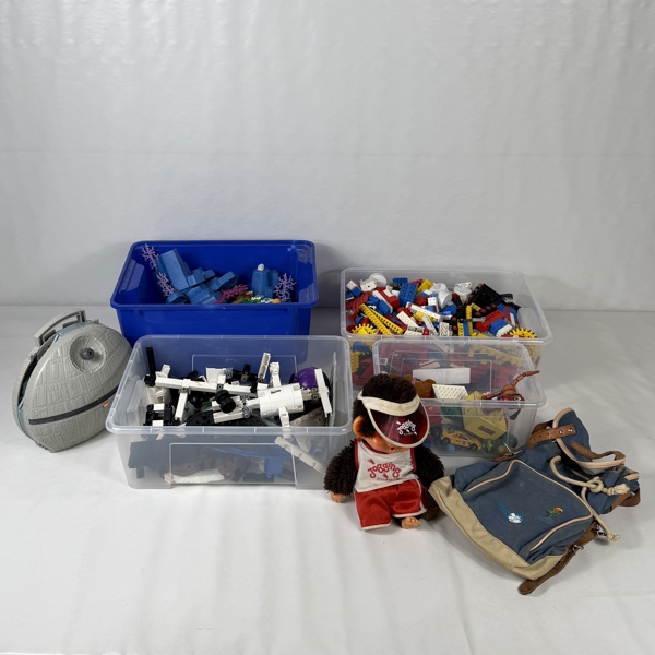 Parti leksaker och lego.