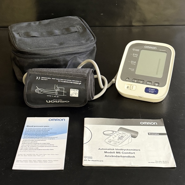 Blodtrycksmätare, Omron, M6 Comfort.