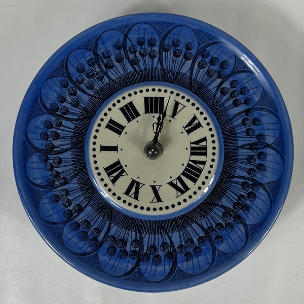 Marianne Westman. Väggklocka, Rörstrand, 1900-tal.