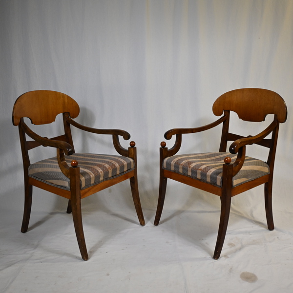 Karmstolar, ett par, Karl Johan-stil, 1900-tal.