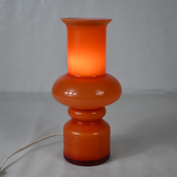 Bordslampa, glas, 1900-tal.