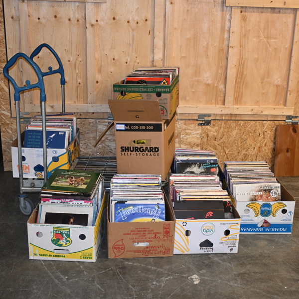 LP skivor, 8 lådor.