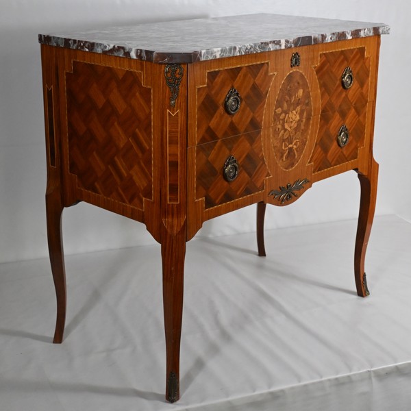 Byrå, gustaviansk stil, 1900-tal.