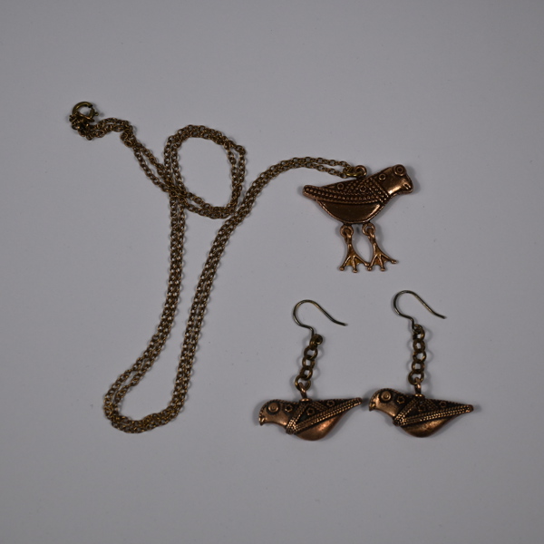 Kalevala Koru. Halsband samt örhängen, ett par, "Hattula´s fågel", Finland.