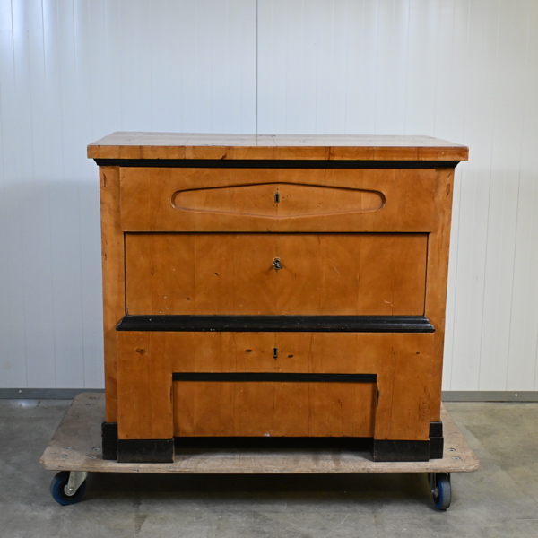 Byrå, empire, 1800-talets andra hälft.