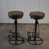 Barstolar, ett par, läder och metall, samtida.