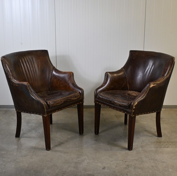 Fåtöljer i skinn, ett par, Artwood, 2000-tal.