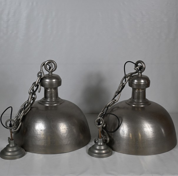Taklampor, ett par, industri-stil, 2000-tal.
