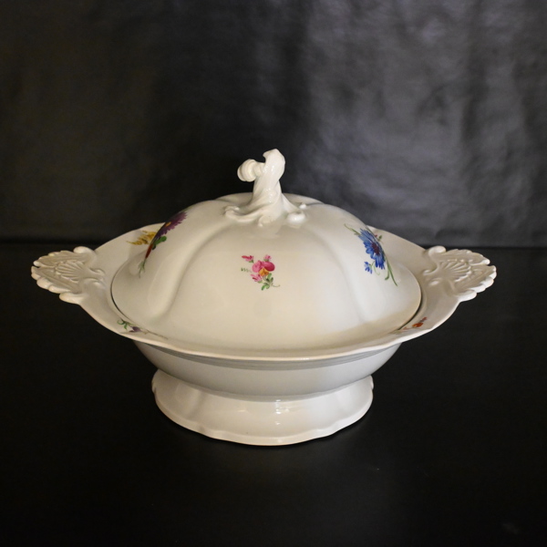 Terrin, porslin, Messien, Tyskland.