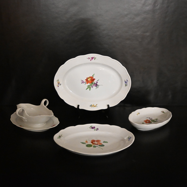 Såssnipa och fat, 4 delar, porslin, Messien, Tyskland.