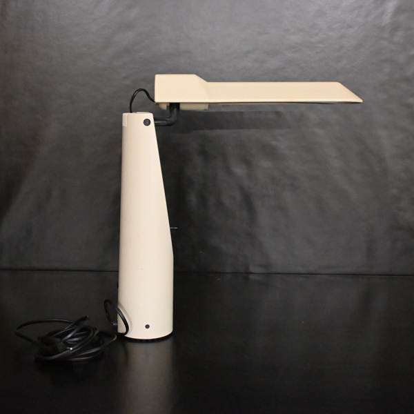 Isao Hosoe. Bordslampa, "Picchio", Luxo, Italien, 1980-tal.