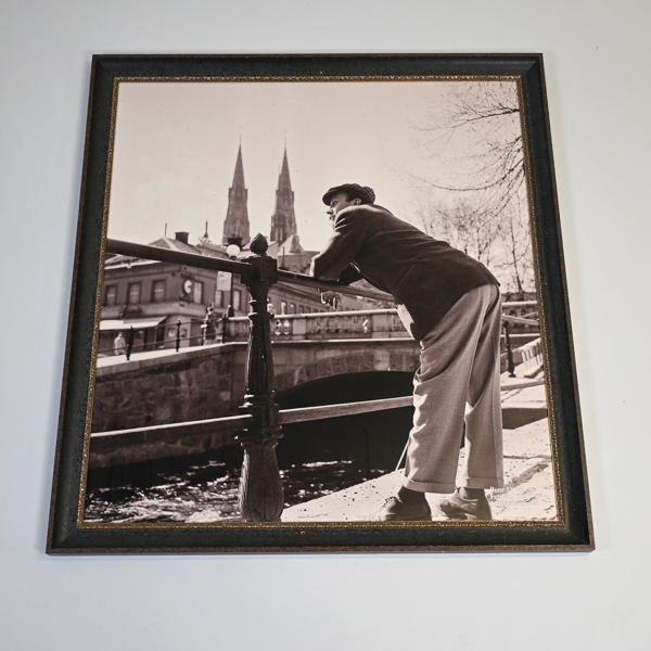 Tavla, fotografi, Rune Ek vid Fyrisån, 1956.