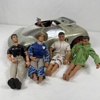 Leksaksbil, samt dockor, Actionman.