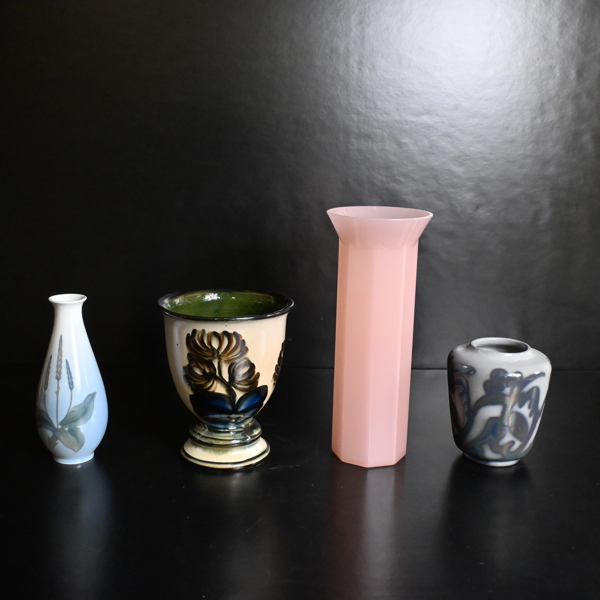 Vaser, 4st, varav en Royal Copenhagen.