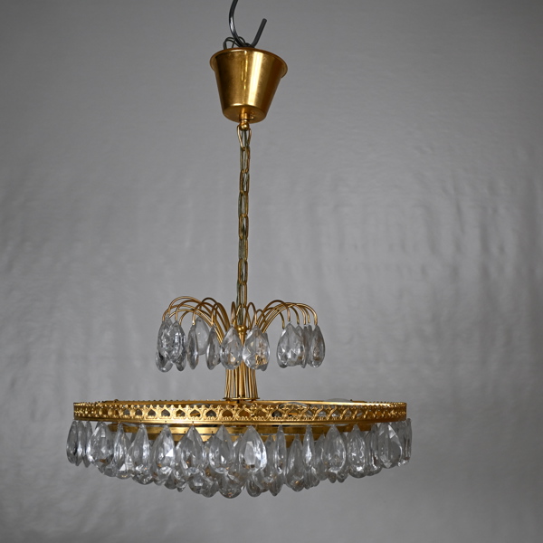 Ljuskrona med prismor, 1900-tal.