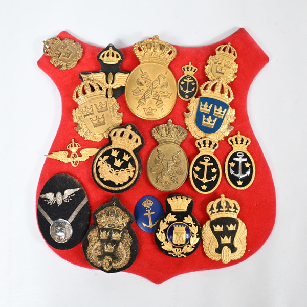 Märken, militära och polisen.