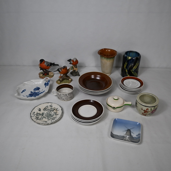 Parti porslin och keramik.