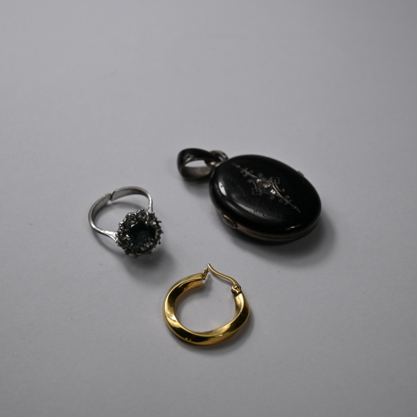 Ring, örhänge och hänge, silver.