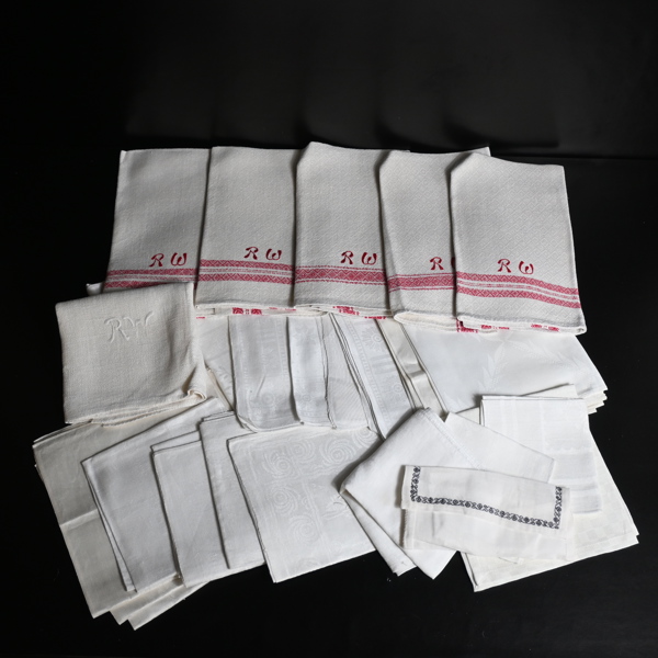 Parti handdukar och dukar.