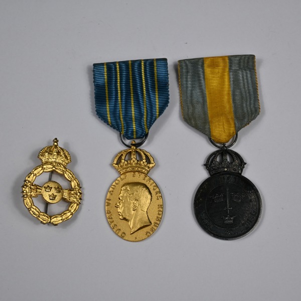 Medaljer i silver, 3st, bla "För Krigsmanna Förtjenster".